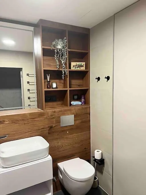 Luxury Pearl With Parking Place In Holesovice 프라하 0*,  체코