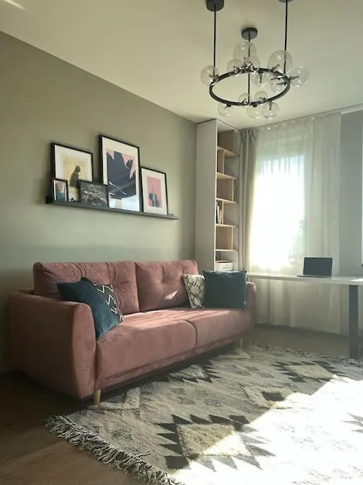 Luxury Pearl With Parking Place In Holesovice 프라하 아파트