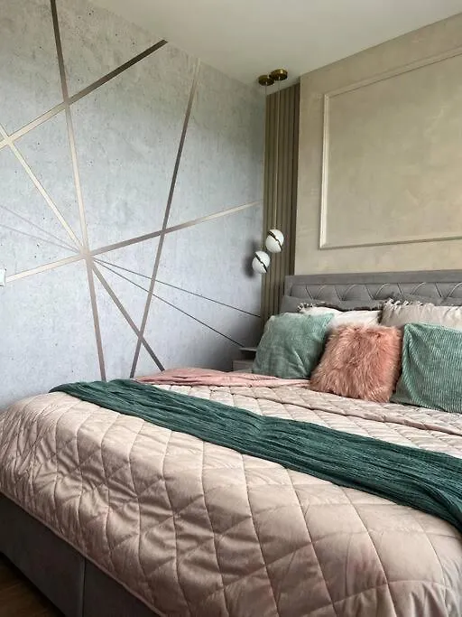 Luxury Pearl With Parking Place In Holesovice 프라하